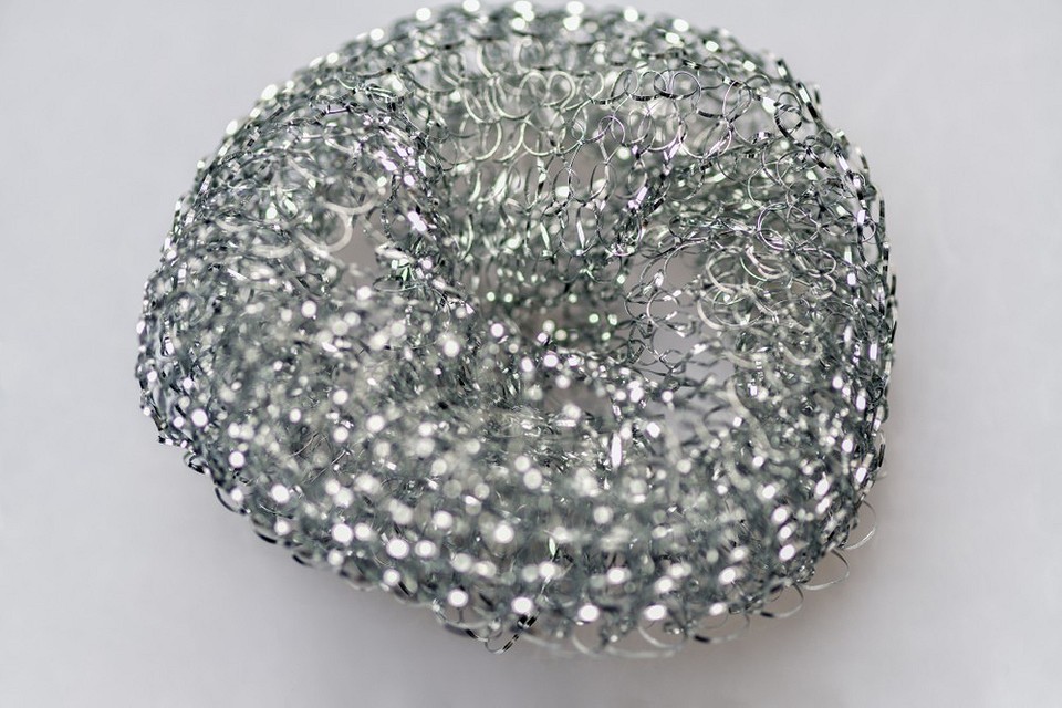 Оцет проти вапняного нальоту Замотування змішувача ганчіркою, змоченою в розчині оцту для видалення нальоту