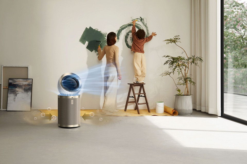 Чистота без зусиль Миючий пилосос Dreame прибирає бруд у важкодоступних місцях в будинку.