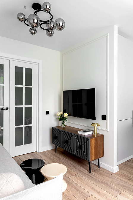 Білий плінтус у сучасному інтер'єрі: елегантне рішення для будь-якого кольору стін