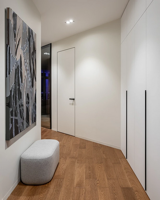 Підбір кольору плінтуса під колір дверей для гармонійного поєднання в інтер'єрі.