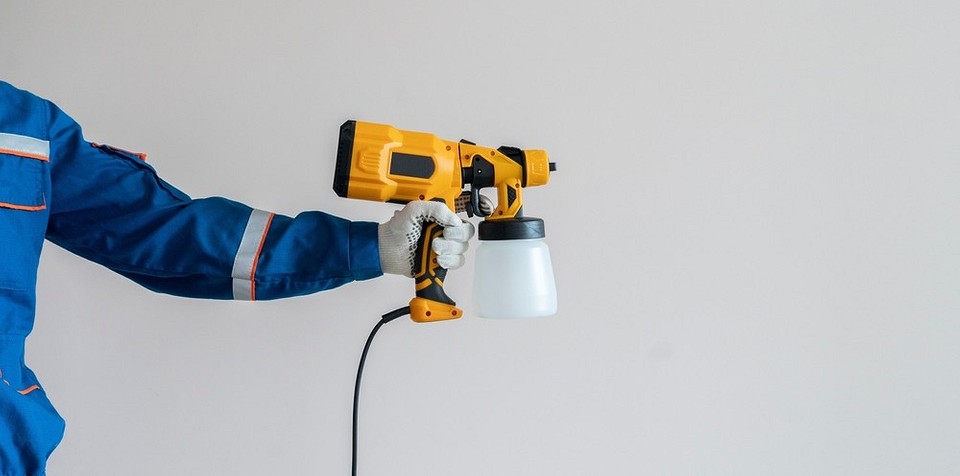 Фарбуємо де завгодно! Акумуляторний фарбопульт для фарбування важкодоступних місць: зручність та мобільність у роботі.