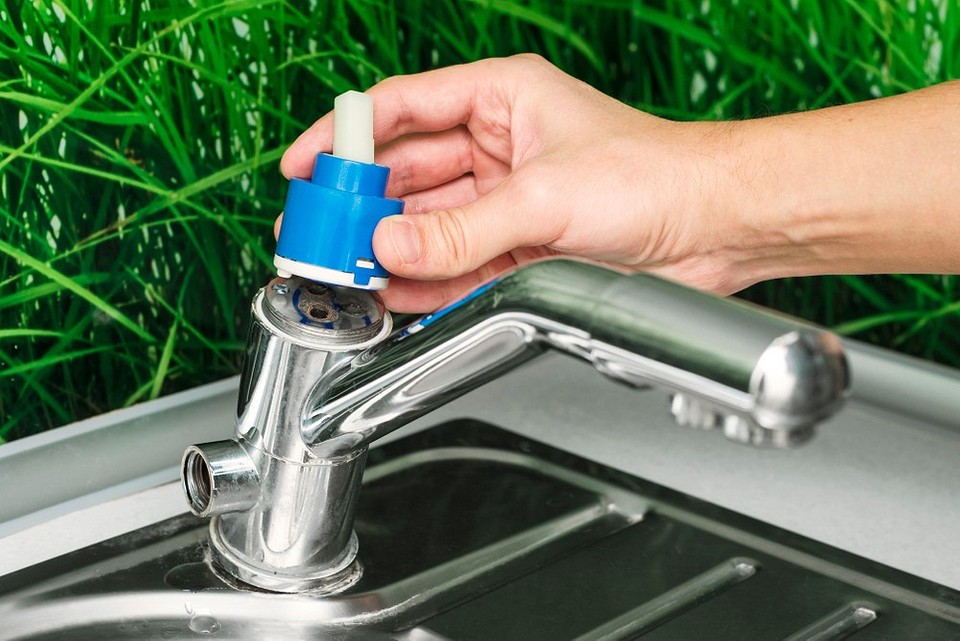 Перевірка роботи Перевірка роботи змішувача після заміни картриджа на протікання