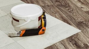 Як ідеально зєднати лінолеум: огляд методів та поради професіоналів — Як склеїти лінолеум в домашніх умовах