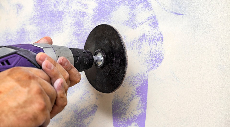 Як легко зняти стару фарбу зі стін: поради майстрів — Як зняти стару фарбу зі стін