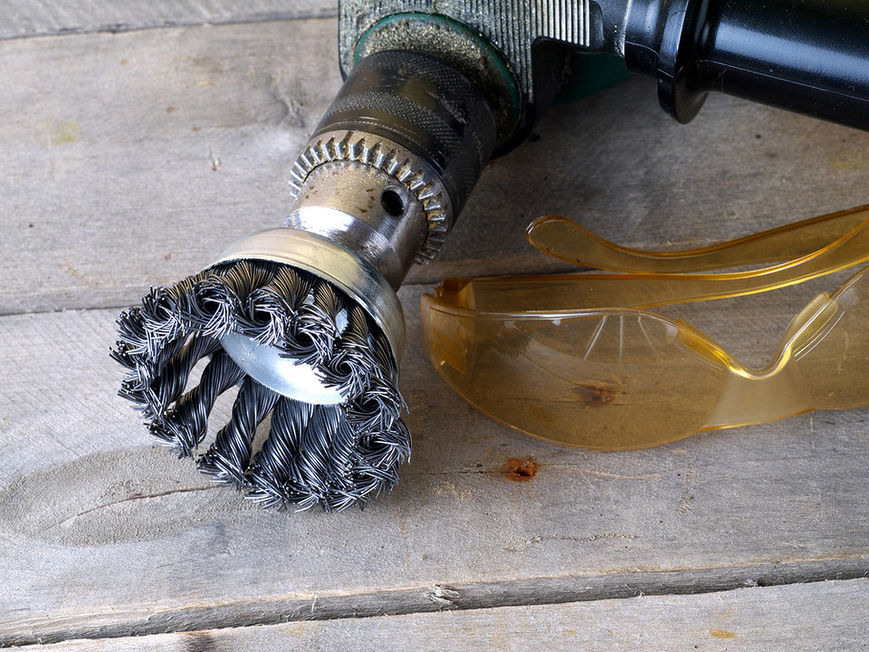 Шліфування для видалення фарби Механічне видалення фарби шліфувальною машинкою: ефективний спосіб очищення стін