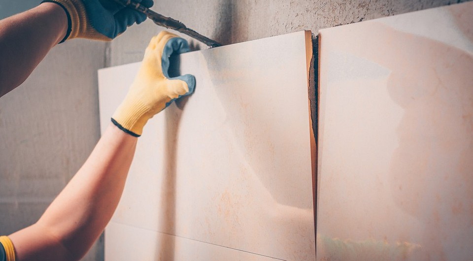 Повторне використання плитки: як демонтувати без пошкоджень — Як зняти плитку цілою