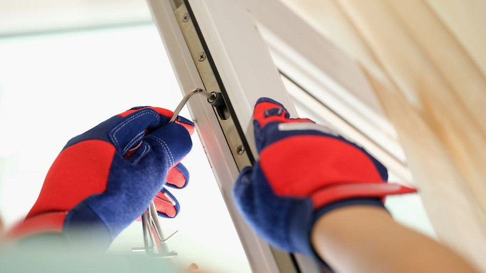 Протяги - проблема? Утеплення вікон: позбавлення від протягів та збереження тепла в оселі.