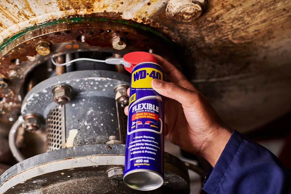 Гумовий килимок Метод з використанням гумового килимка для викручування проблемних болтів.