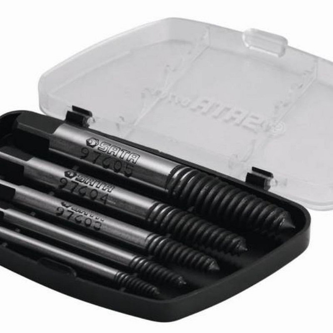 Інструменти для демонтажу Інструменти для викручування зірваних болтів: екстрактори, ключі, плоскогубці крупним планом