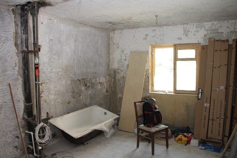 Стіни, що говорять: як перевірити основу перед ремонтом — вирівняти стіни своїми руками
