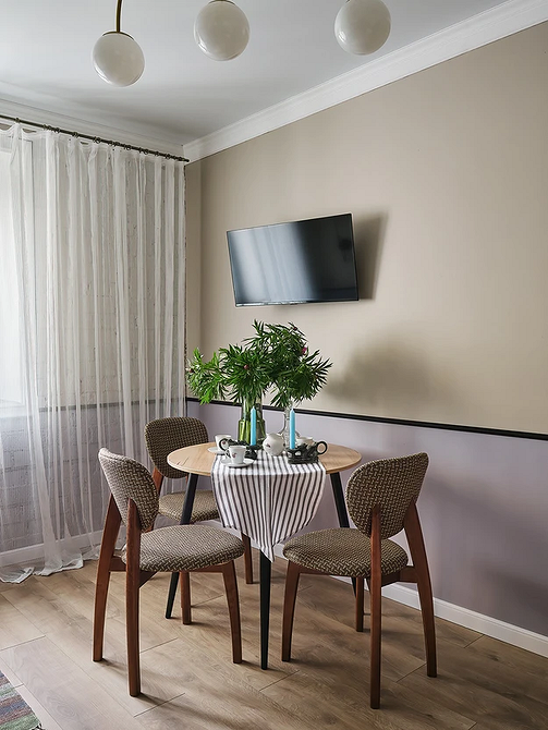 Сучасний карниз у спальні 2026, м'які пастельні відтінки