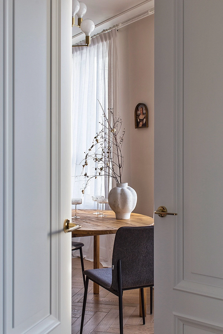 Кований метал: Класика Металевий карниз 2026 з кованими деталями для штор у класичному стилі