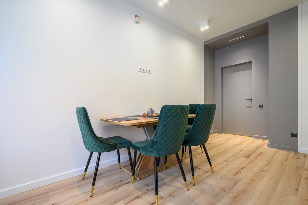 Уникаємо помилок у виборі Вибір покриття для підлоги: керамограніт, ламінат, кварцвініл та лінолеум, як уникнути помилок.