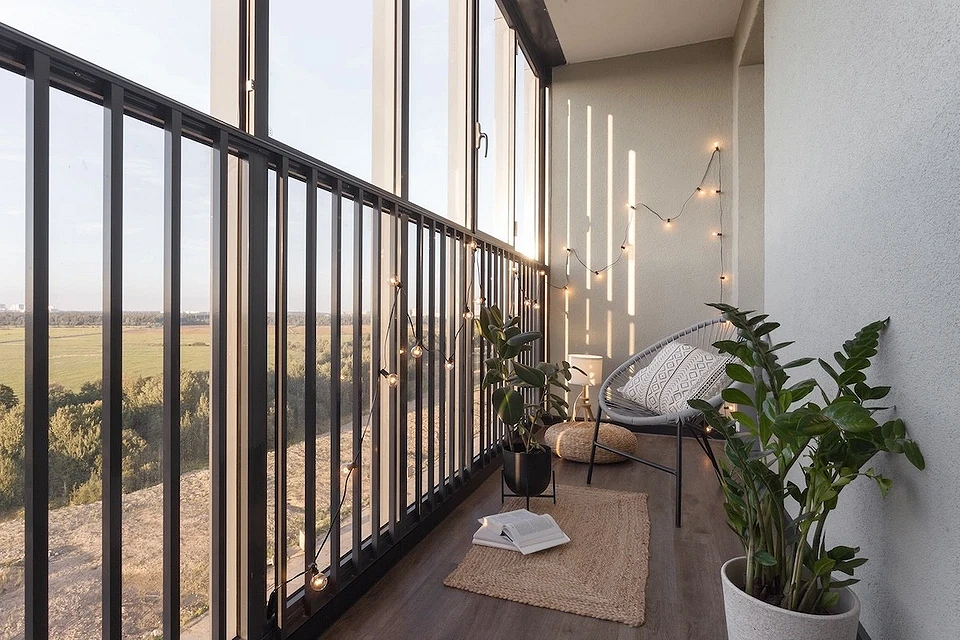 Кварцвініл: зважуємо «за» і «проти» Переваги та недоліки кварцвінілу: порівняння з іншими матеріалами для підлоги в 2026