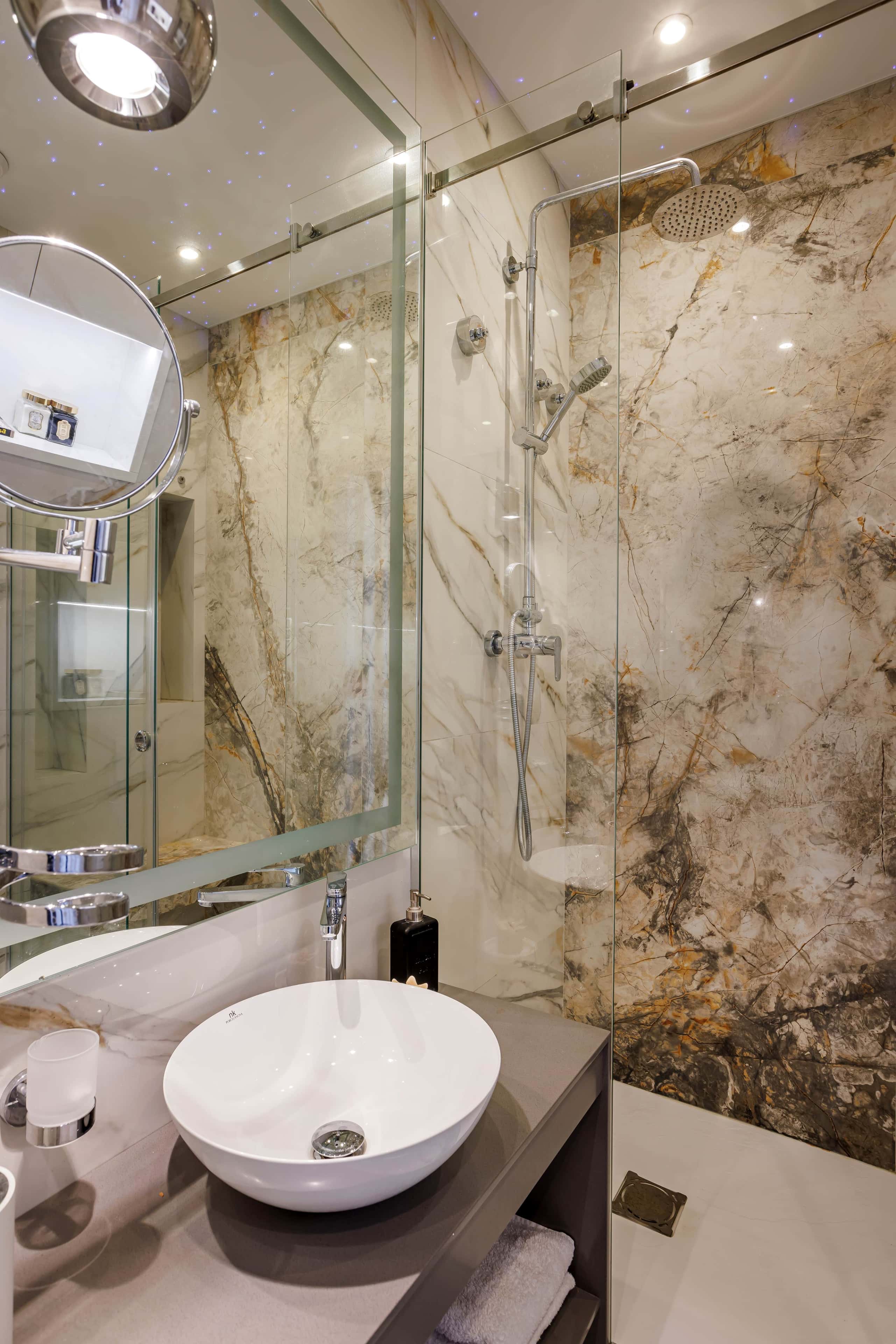 Відкритий простір Сучасний стиль: відкрите планування квартири з зонованим освітленням 2026.