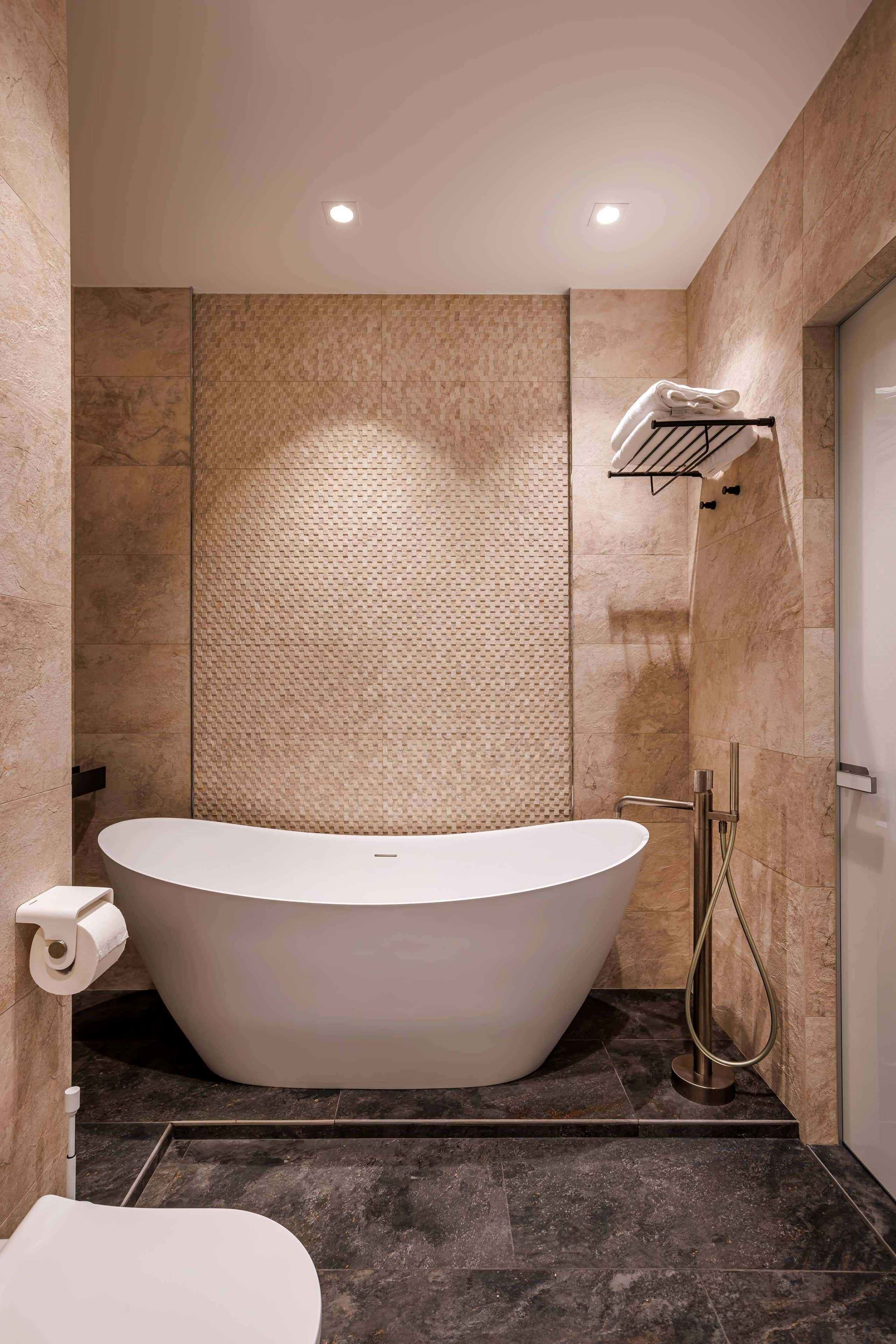 2026: Стиль та функціональність Стильний інтер'єр 2026: Безшовні двері, трекові світильники та сучасні матеріали.