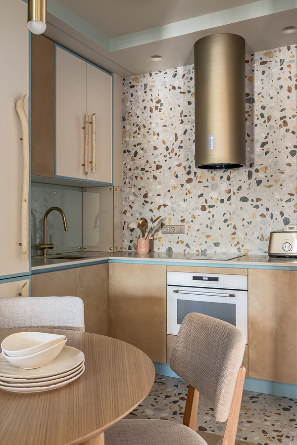 Вологостійкі двері МДФ Двері з МДФ з вологостійким покриттям, демонструючи їхню довговічність та естетику.