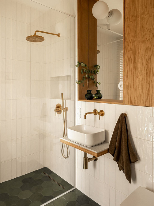 Велика плитка 2026 Сучасна напольна плитка 2026 великого формату в мінімалістичному інтер'єрі.