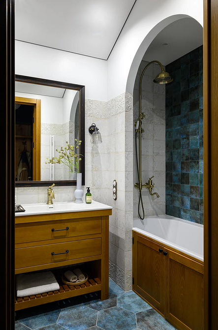 Тепла підлога з плиткою Плитка для теплої підлоги 2026, вітальня з каміном, затишний інтер'єр.