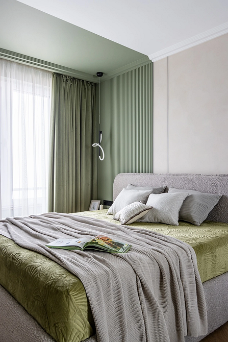 Помилки комбінування кольорів Поєднання різних кольорів стін в інтер'єрі, що виглядає хаотично та несмачно