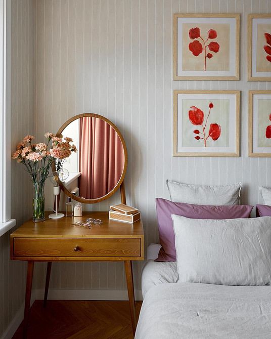 Геометрія для простору Шпалери для маленької квартири 2026: Світлий геометричний візерунок візуально розширює простір.