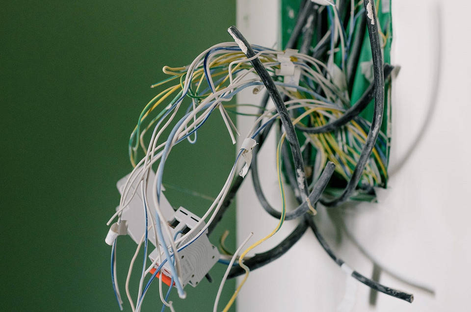 Балкон без мотлоху Балкон після ремонту: залишки будівельних матеріалів, які потрібно утилізувати для економії простору.