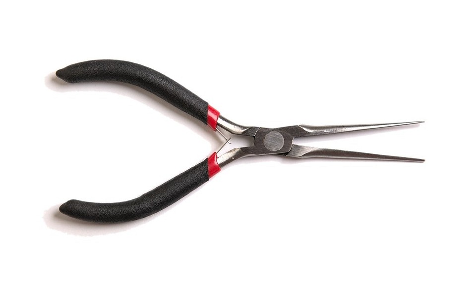 Вибираємо правильний інструмент Різноманітні типи пасатижів та плоскогубців для різних завдань: комбіновані, для тонких робіт.