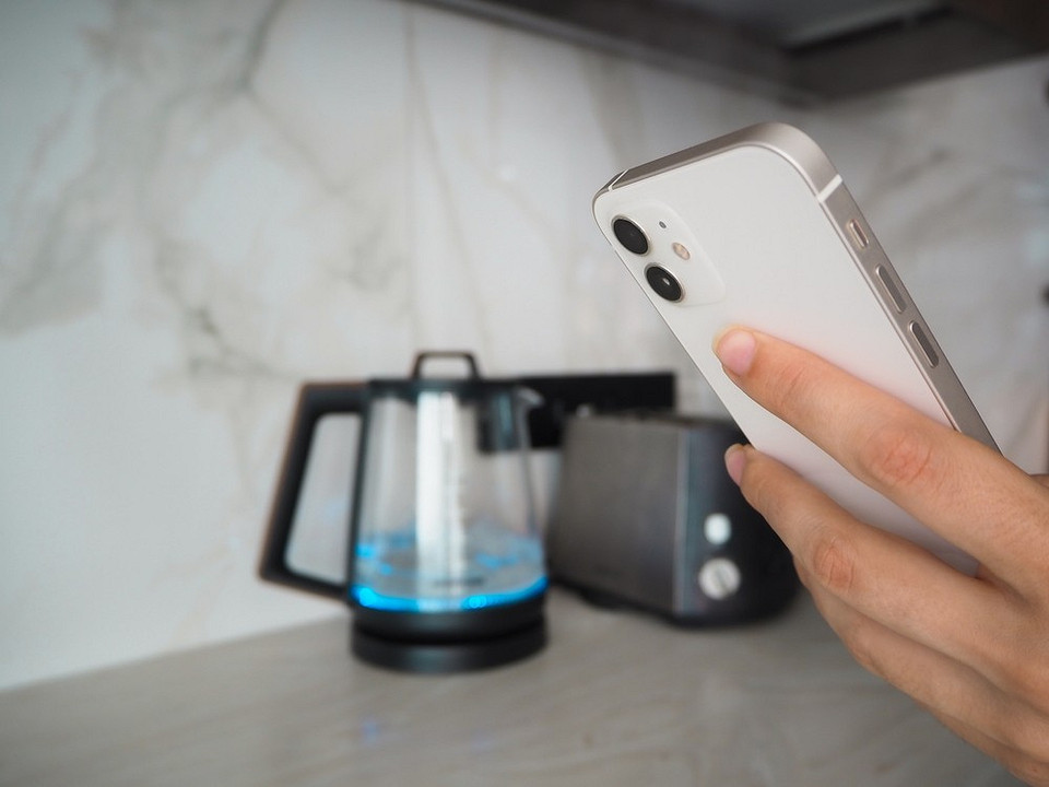 Вафельниця: великий розмір Вафельниця – кухонний гаджет, що потребує багато місця для зберігання.