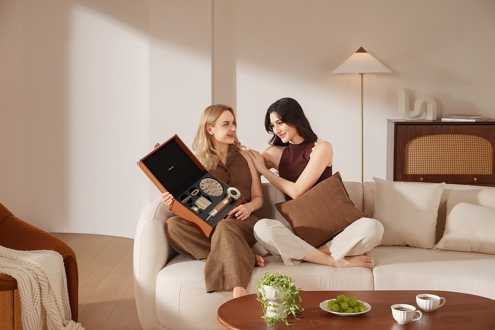 Подарунок, що полегшує життя Різноманітні ідеї подарунків на 8 березня, один з них - робот-пилосос Dreame X40