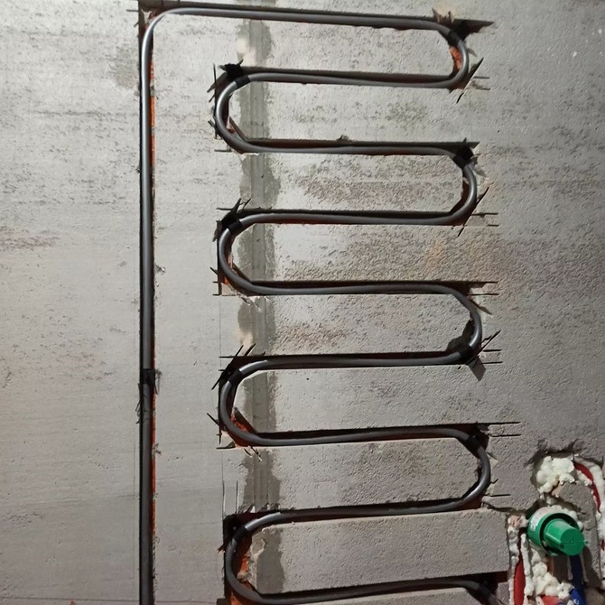 Функціональний дизайн Сучасна ванна кімната з водяною теплою стіною: стильний та функціональний дизайн