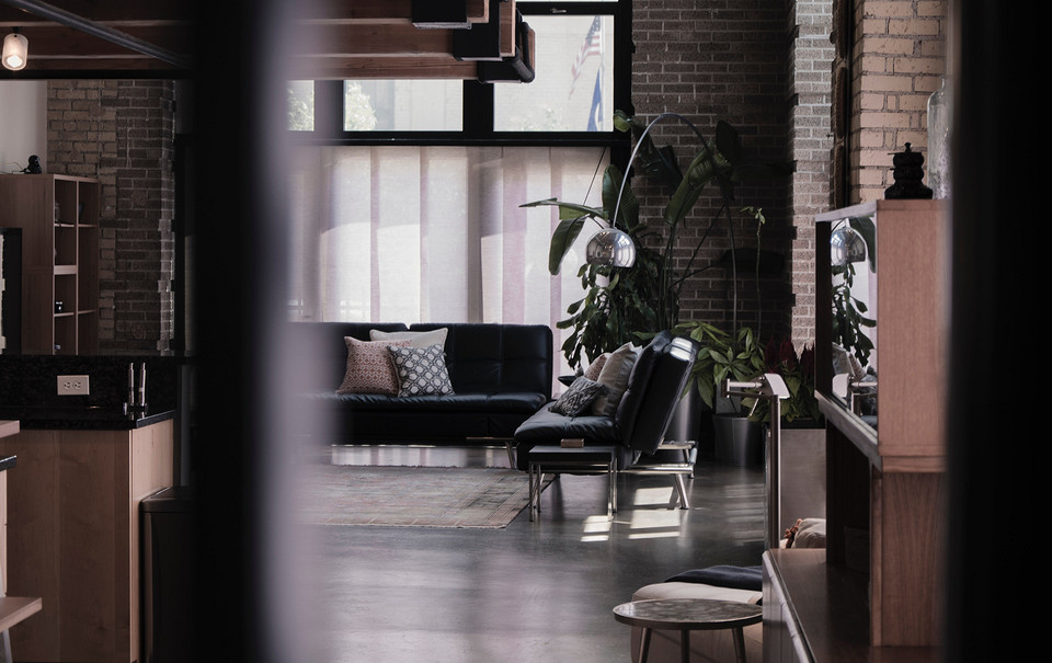 Декор, який все псує Типові помилки в дизайні інтер'єру: неправильний вибір текстилю та декору