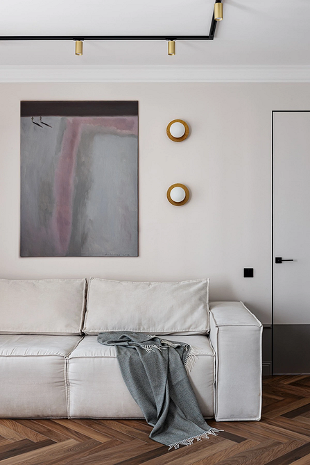 Забагато темряви Приклад помилки в дизайні: занадто багато темних кольорів у маленькій квартирі.