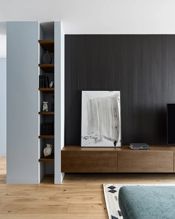 Дзеркальна акцентна стіна Акцентна стіна 2026 з використанням великих дзеркал для візуального розширення простору