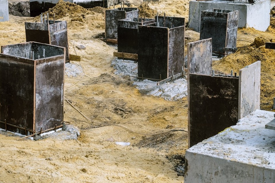 Гідроізоляція: схема захисту Схема гідроізоляції фундаменту для захисту від ґрунтових вод та вологи.