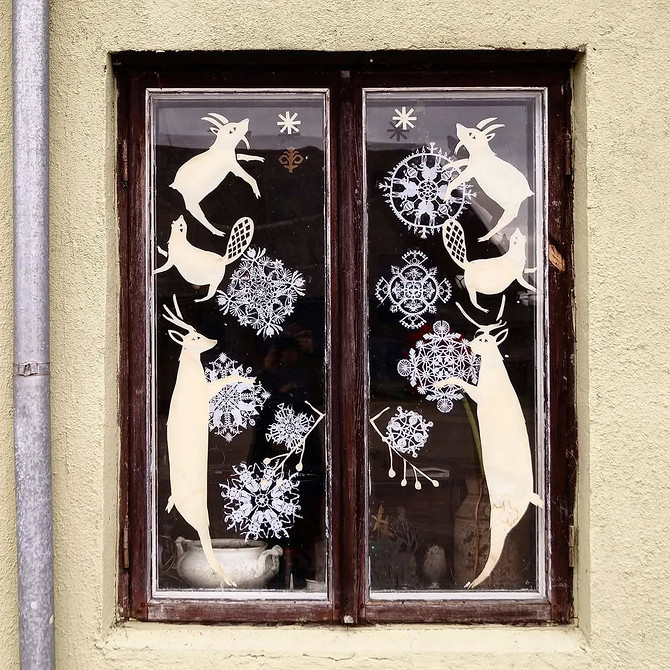 Витинанки: зроби сам! Прикраси на вікна своїми руками: новорічні витинанки 2026, шаблони для творчості.