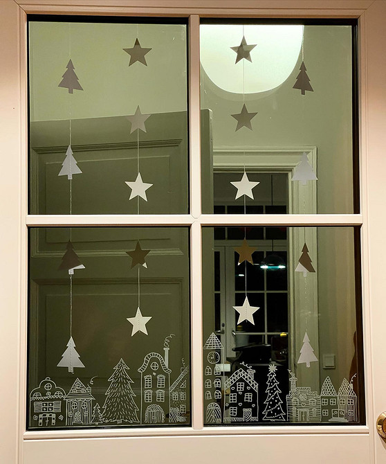 Витинанки своїми руками Новорічні прикраси на вікна 2026: витинанки з паперу, зроблені своїми руками