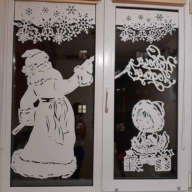 Стильні прикраси на вікна Тонкі паперові витинанки 2026: прикрашаємо вікна до свят стильно.