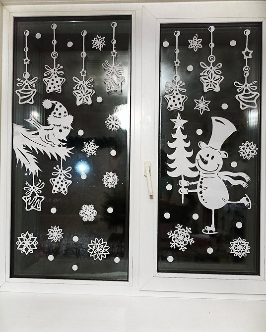 Декор вікон витинанками Декор вікон до свят: витинанки 2026 своїми руками з паперу.