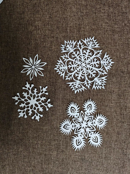 Креативні витинанки ідеї Креативні витинанки 2026: ідеї та шаблони для новорічного декору вікон.