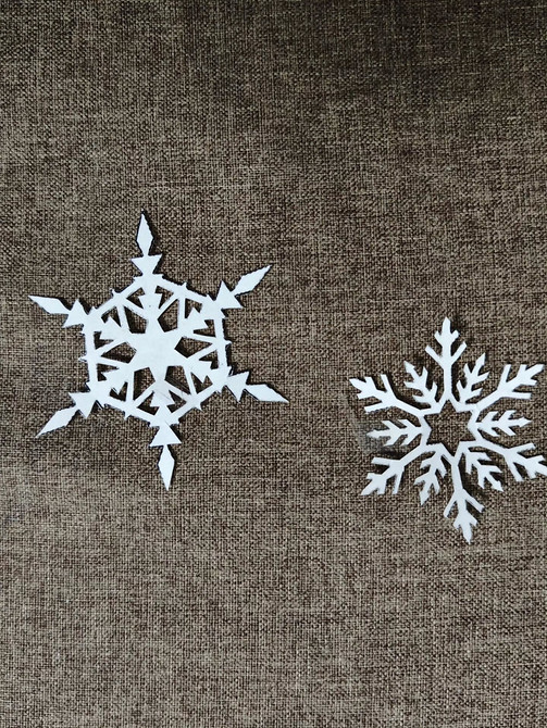 Витинанки 2026: Ідея декору Новорічні витинанки 2026: красиві ідеї паперового декору та готові шаблони.