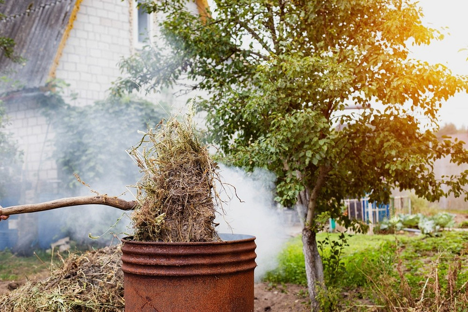 Пожежна безпека: пильнуйте! Застереження для дачників: небезпека порушення правил пожежної безпеки на ділянці.