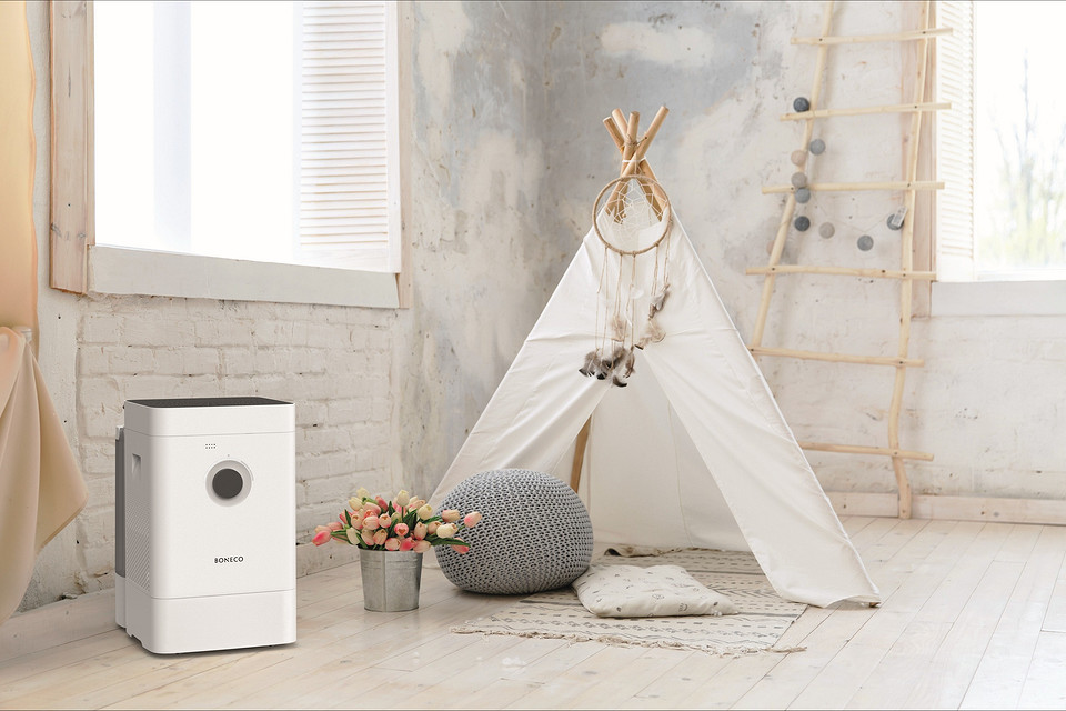 Здорове повітря Очищувач повітря Boneco в елегантному мінімалістичному дизайні, що покращує якість повітря в оселі.