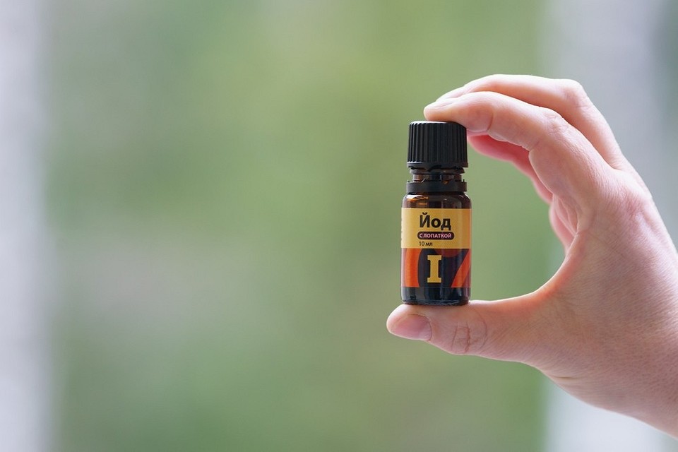 Підживлення томатів Пляшечки з підживленням для томатів, що сприяє кращій зав'язі.