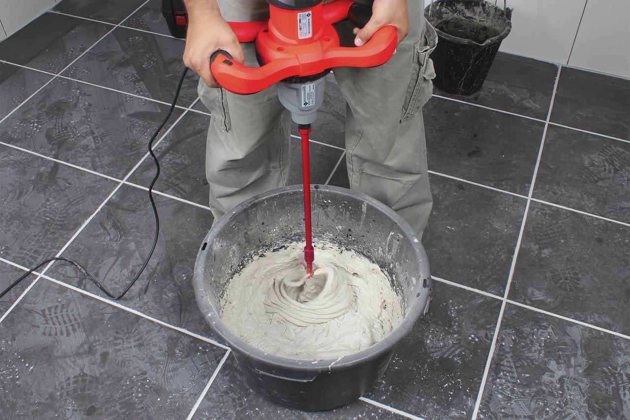 Все під рукою Повний комплект інструментів для зведення міжкімнатної цегляної перегородки.