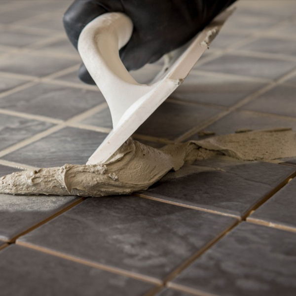 Інструменти для затирання швів Необхідні інструменти для виконання цементної затирки швів плитки.