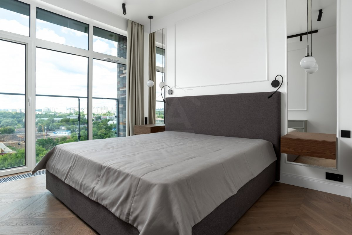 Затишок мінімалістичної спальні Дизайн спальні 2026 в стилі мінімалізм з використанням натуральних матеріалів.