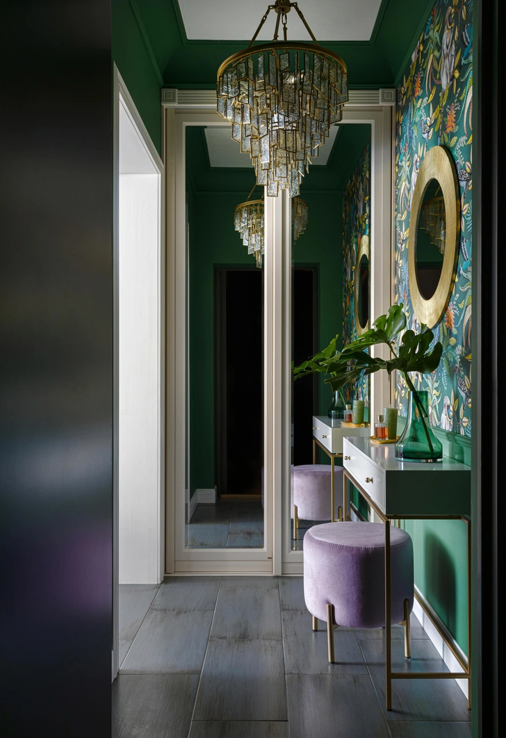 Дзеркала – хитрість дизайнера Помилки в дизайні: вузький коридор 2026 з неправильним розміщенням дзеркал.