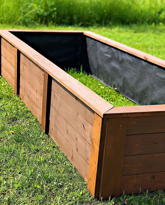 Саморобна грядка Приклад облаштування грядки для огірків у відкритому ґрунті своїми руками.