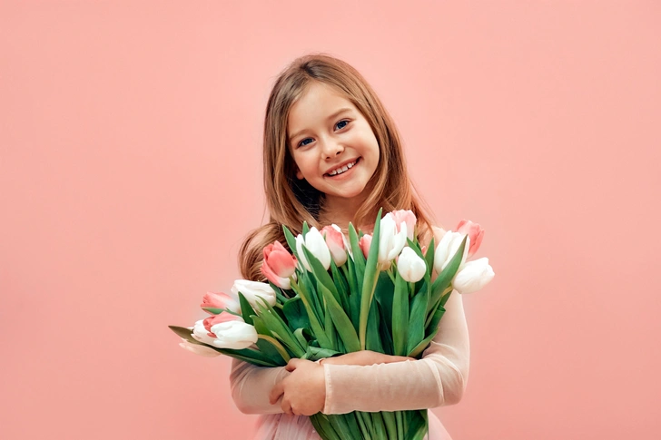 Ніжний букет на 8 Березня Ніжний букет для подарунка на 8 Березня: весняні квіти.