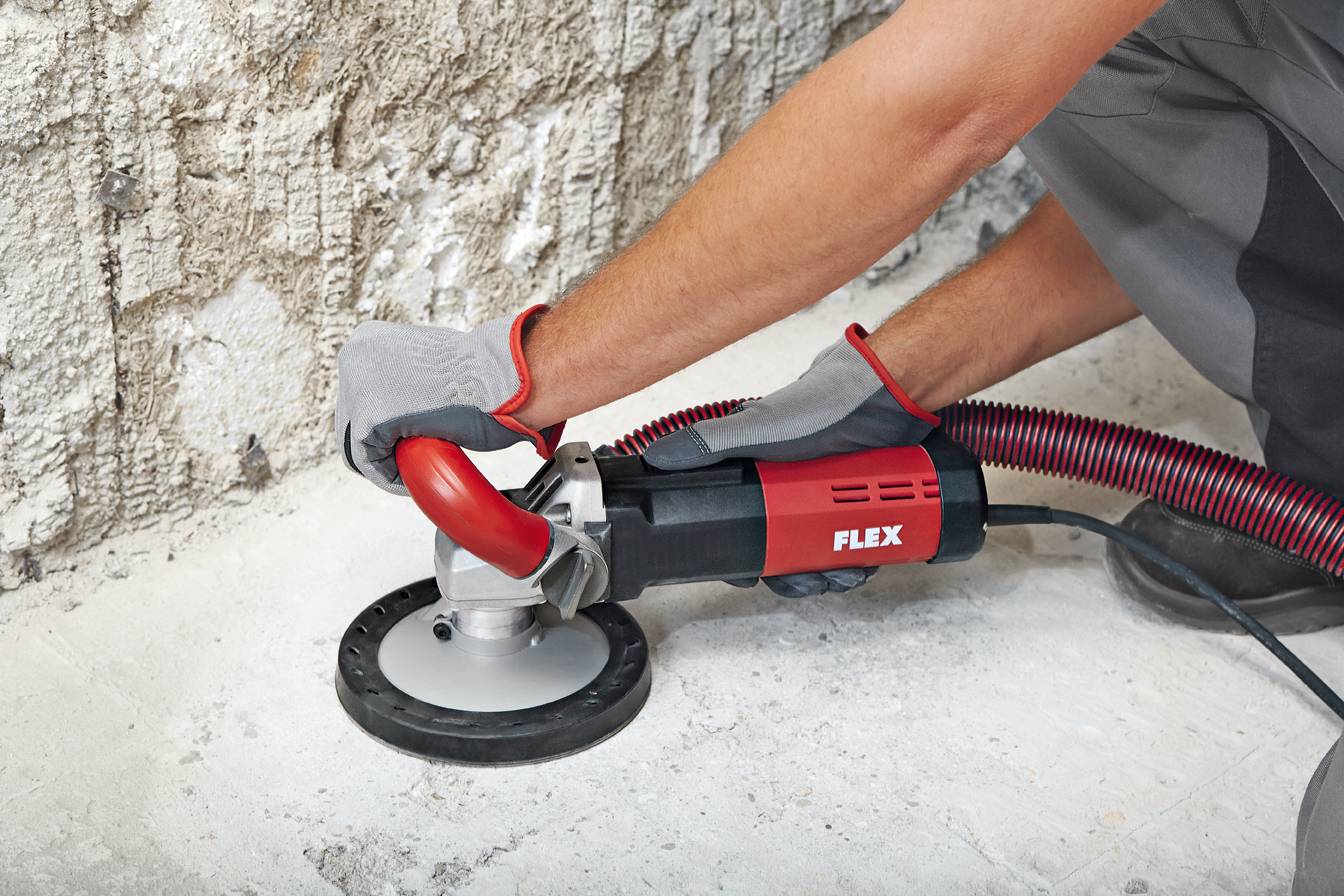 Замкове з'єднання: деталі Детальний вид замкового з'єднання кварцвінілу: водостійкість, імітація дерева, тепла підлога.